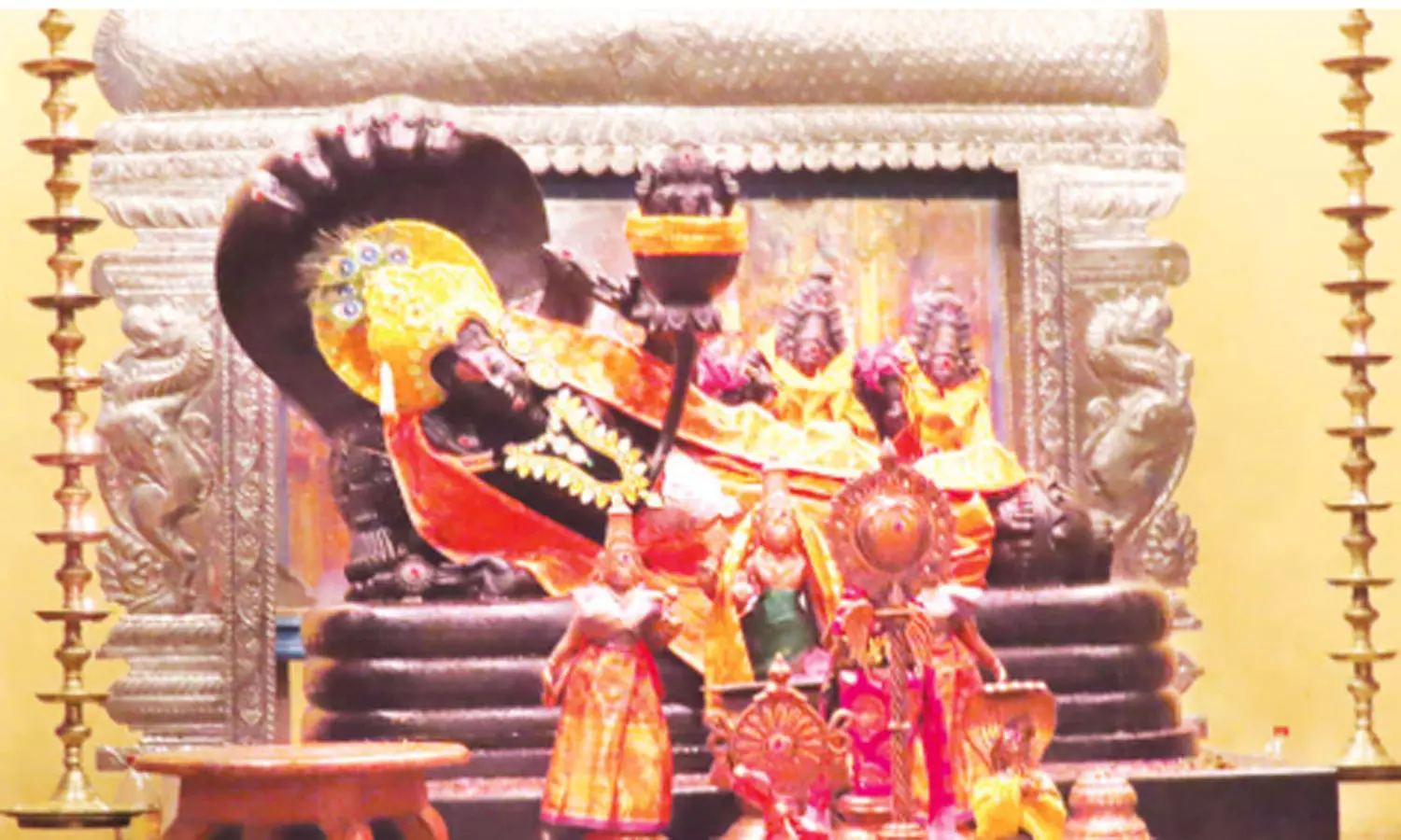 கூர்ம அவதாரத்தில் வெளிப்பட்ட இலங்கை பொன்னாலை வரதராஜர்