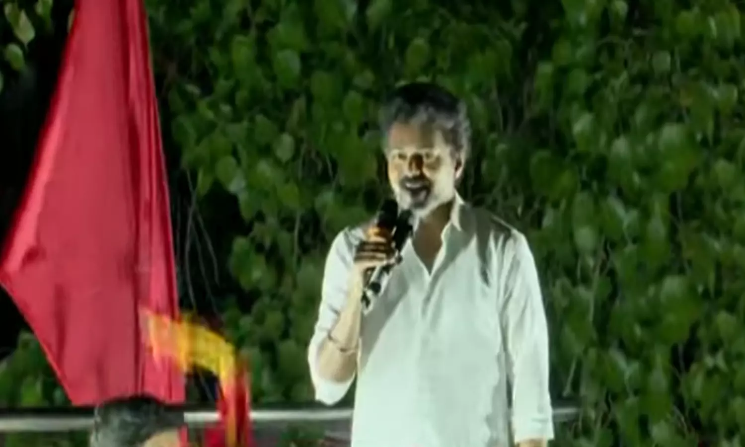 வாக்குறுதிகளை எல்லாம் நிறைவேற்றிட்டோம்-னு மனசாட்சியே இல்லாம கதை விடுகிறீர்களே My Dear CM Sir..!- விஜய் வாக்குறுதிகளை எல்லாம் நிறைவேற்றிட்டோம்-னு மனசாட்சியே இல்லாம கதை விடுகிறீர்களே My Dear CM Sir..!- விஜய்