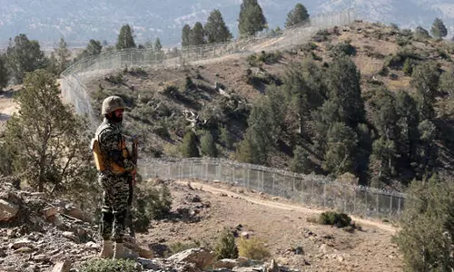 பாகிஸ்தானில் 35 பயங்கரவாதிகள் சுட்டுக் கொலை