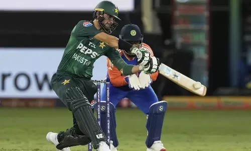 இந்தியா அபார பந்து வீச்சு- 127 ரன்களில் சுருண்டது பாகிஸ்தான்
