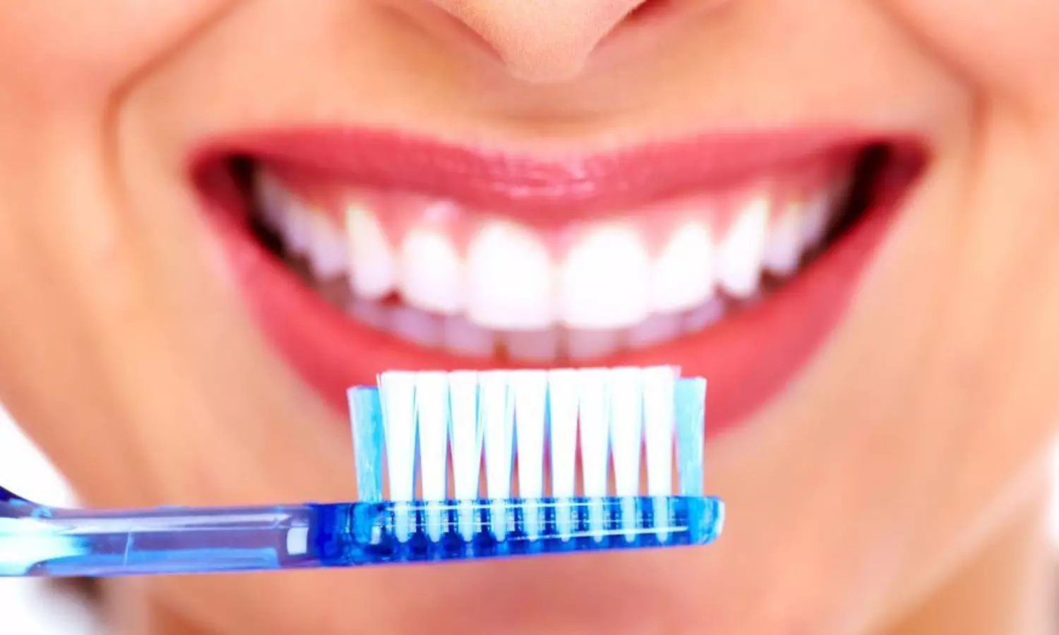 டூத் பிரஷை மாதக்கணக்கில் உபயோகிப்பவரா நீங்கள்...  இதை தெரிஞ்சிக்கோங்க