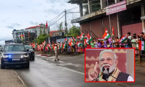 பிரதமர் மோடி கட்அவுட் சேதம்: 2 பேர் கைது - பாதுகாப்புப் படையினரை தாக்கிய மணிப்பூர் இளைஞர்கள்