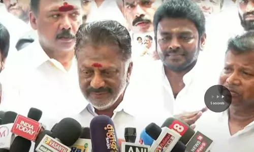 பிரிந்தவர்கள் ஒன்றிணைய வேண்டும்: செங்கோட்டையனுடன் பேசிக்கொண்டிருக்கிறேன் - ஓ.பி.எஸ்.