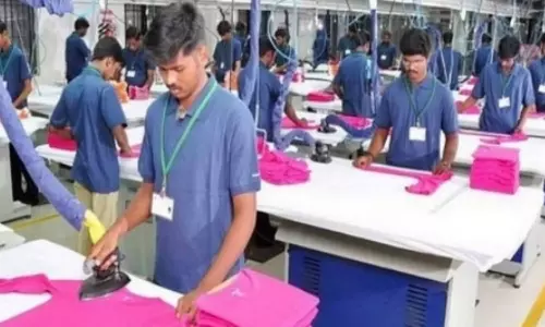 டிரம்பின் வரிவிதிப்பால் திருப்பூரில் வேலை இழந்து தவிக்கும் தொழிலாளர்கள்