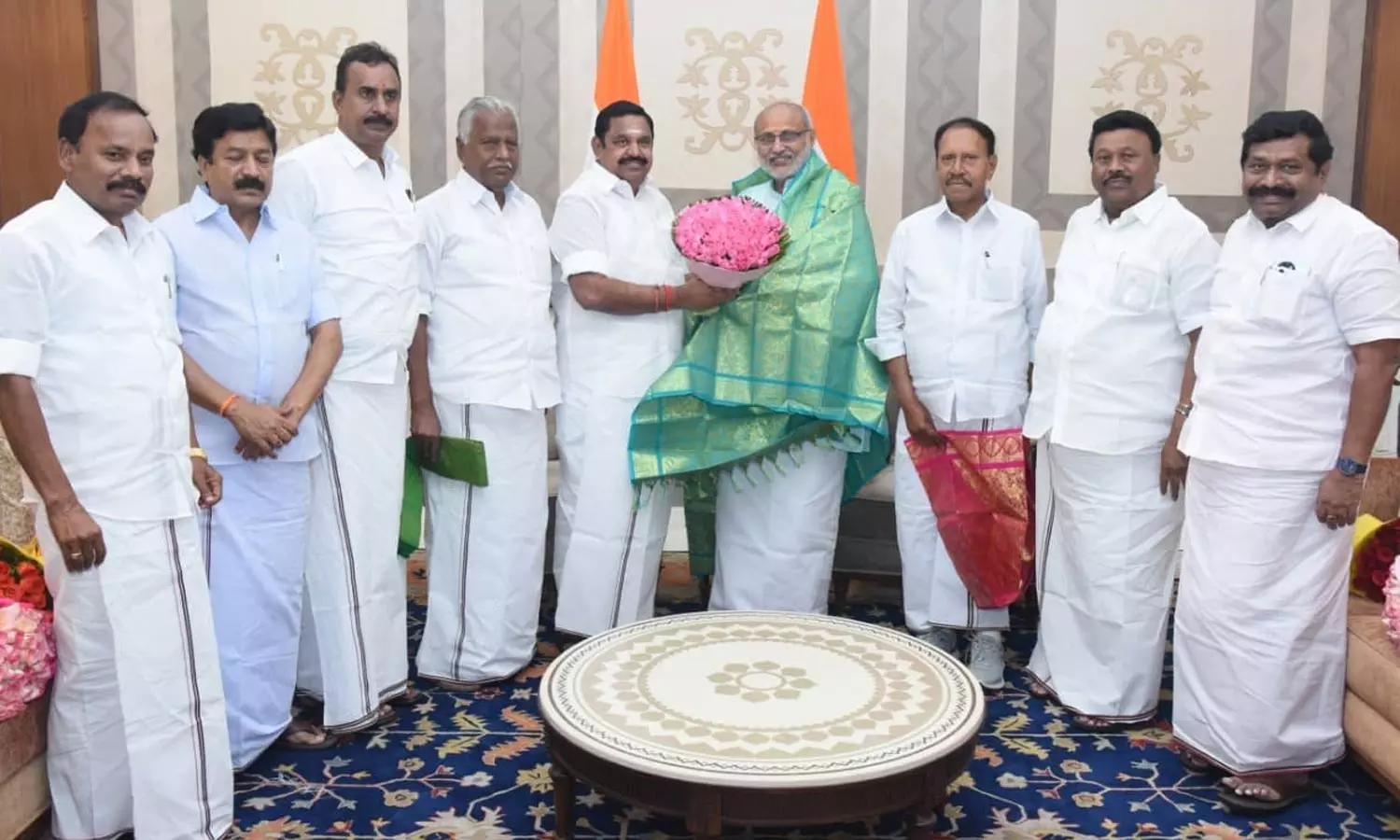 துணை ஜனாதிபதியை சந்தித்தார் எடப்பாடி பழனிசாமி துணை ஜனாதிபதியை சந்தித்தார் எடப்பாடி பழனிசாமி