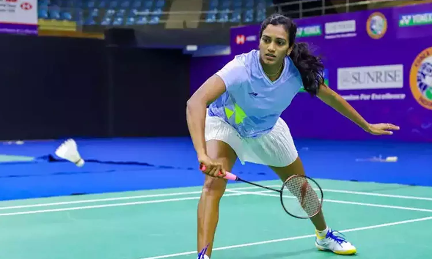 சீனா மாஸ்டர்ஸ் பேட்மிண்டன்: முதல் சுற்றில் பி.வி.சிந்து வெற்றி சீனா மாஸ்டர்ஸ் பேட்மிண்டன்: முதல் சுற்றில் பி.வி.சிந்து வெற்றி