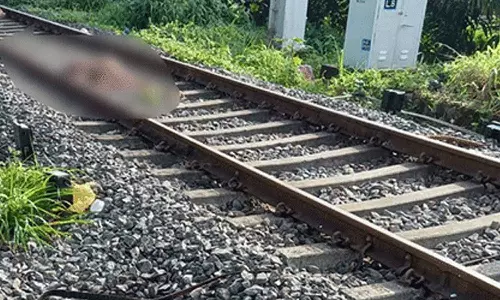 கடந்த 8 மாதங்களில் தண்டவாளத்தை கடக்க முயன்ற 410 பேர் ரெயில் மோதி பலி- தெற்கு ரெயில்வே தகவல்