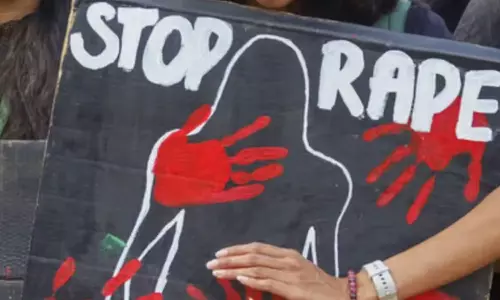 காதலன் கண் முன்னே தலித் மாணவியை கூட்டுப் பாலியல் வன்கொடுமை செய்த கும்பல் - ஒடிசாவில் பயங்கரம்