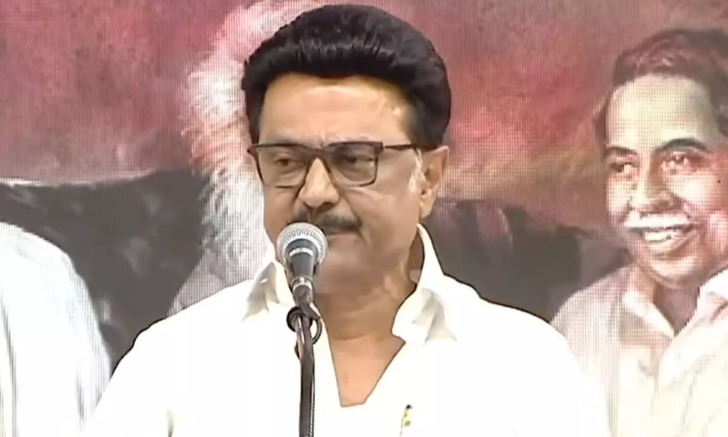 காலில் விழுந்த பின் முகத்தை மூட கர்ச்சீப் எதற்கு?: இபிஎஸ்சை விமர்சித்த மு.க.ஸ்டாலின்