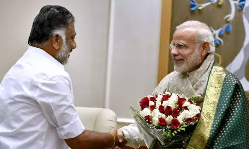 பிரதமர் மோடிக்கு பிறந்தநாள் வாழ்த்து தெரிவித்த ஓ.பன்னீர்செல்வம்