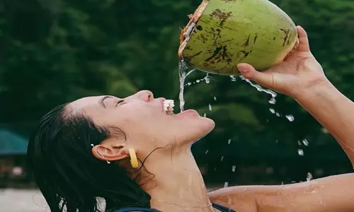 இளநீரை வெறும் வயிற்றில் சாப்பிடக் கூடாது- ஏன் தெரியுமா?