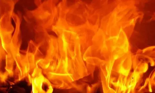 தனியார் சொகுசு பேருந்து தீப்பிடித்து விபத்து