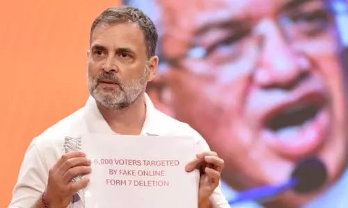 அனைத்து ஆதாரங்களையும் தேர்தல் ஆணையம் 1 வாரத்திற்குள் தரவேண்டும் - கெடு விதித்த ராகுல் காந்தி