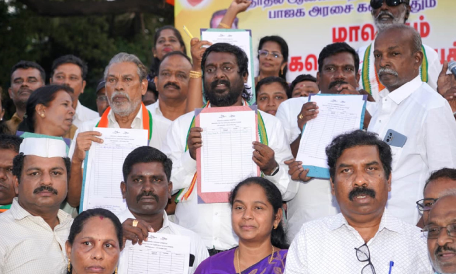 தேர்தல் ஆணையத்தை கண்டித்து காங்கிரஸ் கட்சியினர் ஆர்ப்பாட்டம்