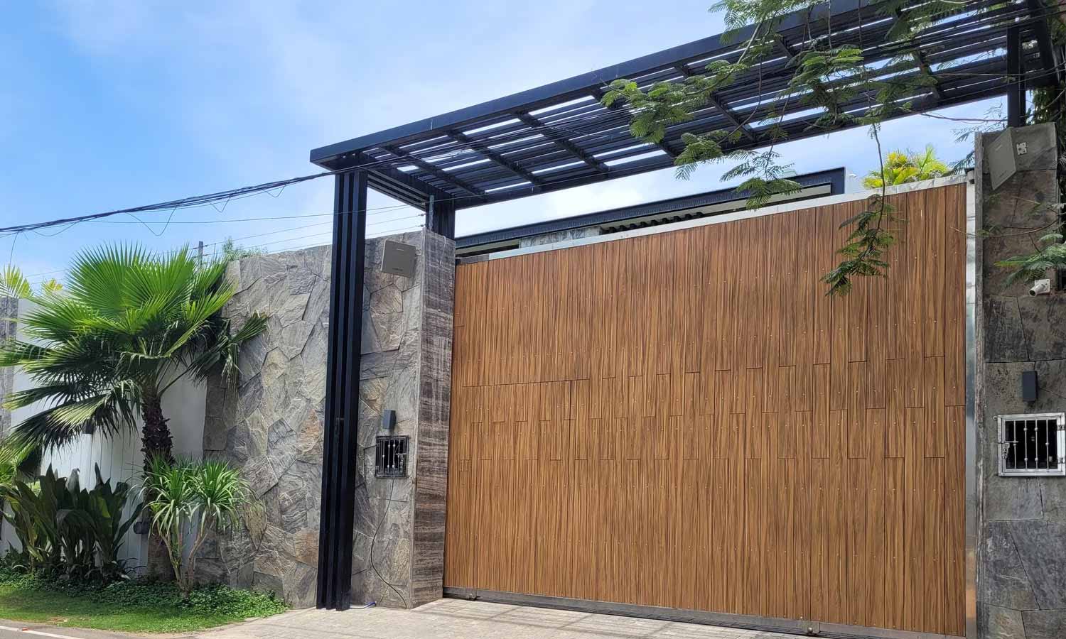 விஜய் வீட்டில் வாலிபர் நுழைந்தது எப்படி?- போலீசார் விசாரணை