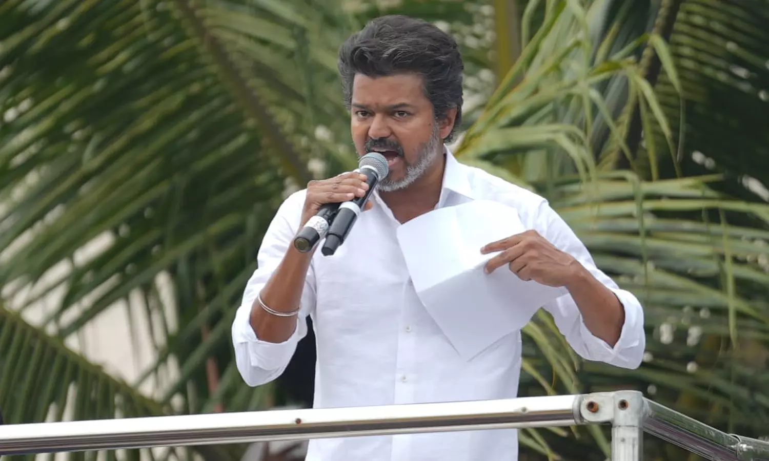 சனிக்கிழமைகளில் பிரசார பயணம் ஏன்?- விஜய் விளக்கம்