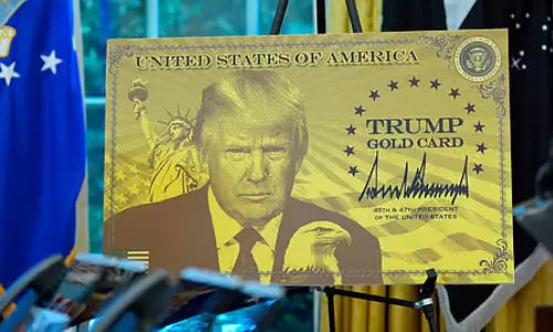 அமெரிக்க குடியுரிமை: டிரம்ப் அறிவித்த Gold, Platinum கார்டுகள் - விலை எவ்வளவு தெரியுமா?
