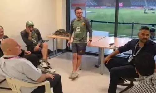 கைகுலுக்க மறுத்த விவகாரம்: நடுவரிடம் பேசிய வீடியோவை வெளியிட்டது விதிமீறலா?- பாகிஸ்தான் விளக்கம்