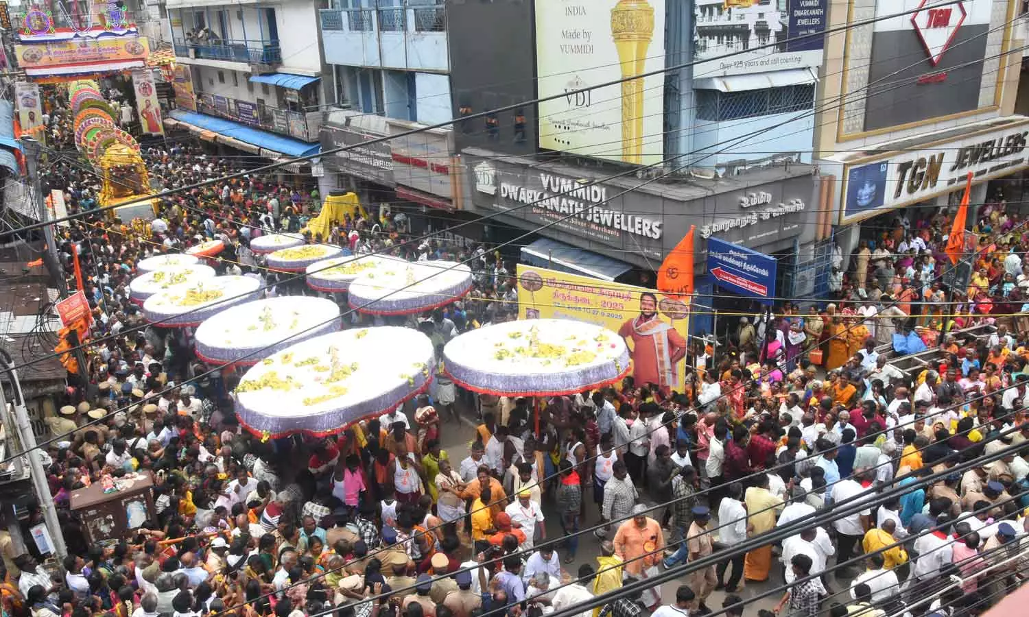 21-வது ஆண்டாக திருப்பதி திருக்குடை ஊர்வலம் இன்று தொடங்கியது: பல்லாயிரக்கணக்கான பக்தர்கள் தரிசனம்