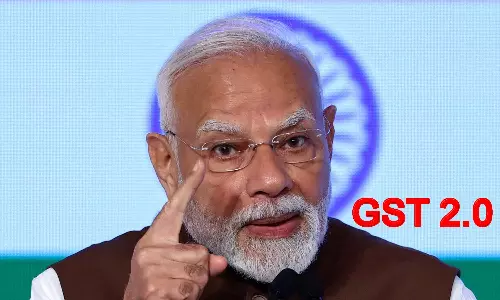 கடைக்காரர்கள், வர்த்தகர்கள் இந்திய தயாரிப்பு பொருட்களை விற்பனை செய்ய வேண்டும்: மோடி