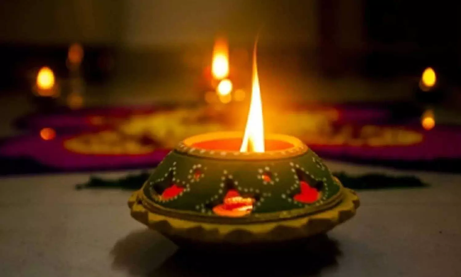 நவராத்திரி விழா: முன்னோர்கள் கூறிய அகண்ட தீப வழிபாடு