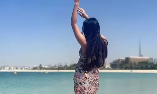 24 வயதிலேயே ரூ.250 கோடிக்கு அதிபதி: கெத்து காட்டும் பிரபல டி.வி. நடிகை