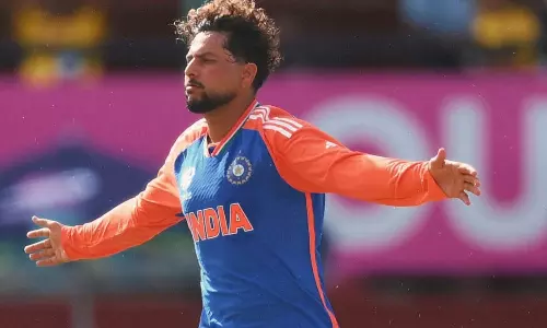 ஆசிய கோப்பையில் அதிக விக்கெட் எடுத்த இந்தியர்: சாதனை படைத்த குல்தீப் யாதவ்