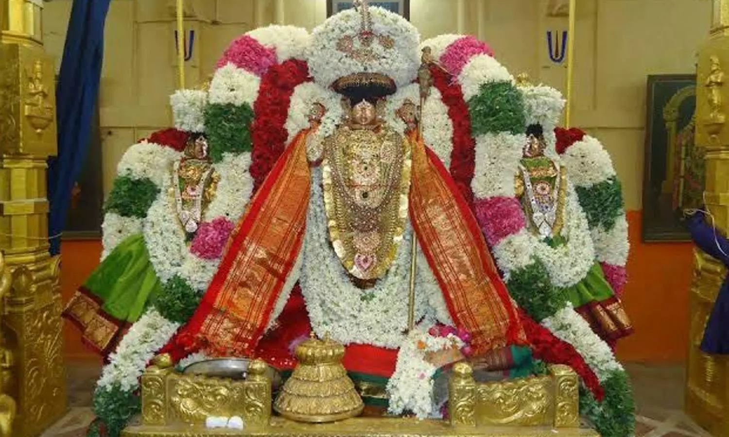 புரட்டாசி 2-வது சனிக்கிழமை: திருவந்திபுரம் தேவநாதசாமி கோவிலில் குவிந்த பக்தர்கள் புரட்டாசி 2-வது சனிக்கிழமை: திருவந்திபுரம் தேவநாதசாமி கோவிலில் குவிந்த பக்தர்கள்