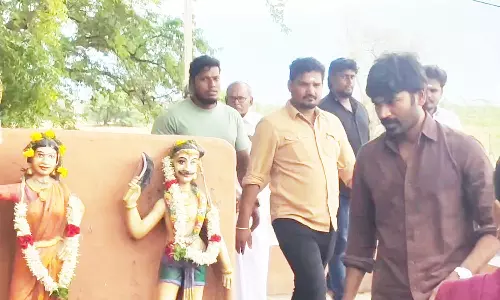 குடும்பத்தினருடன் குலதெய்வ கோவிலில் வழிபட்ட நடிகர் தனுஷ்