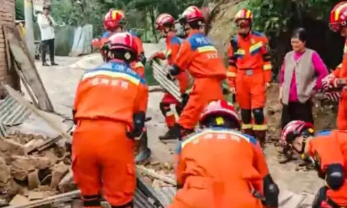வடமேற்கு சீனாவில் நிலநடுக்கம்.. வீடுகள் சேதம் - 7 பேர் காயம்