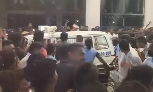 கரூர் கூட்ட நெரிசலில் சிக்கி பலியானோர் குடும்பத்துக்கு ரூ.10 லட்சம்: தமிழக அரசு