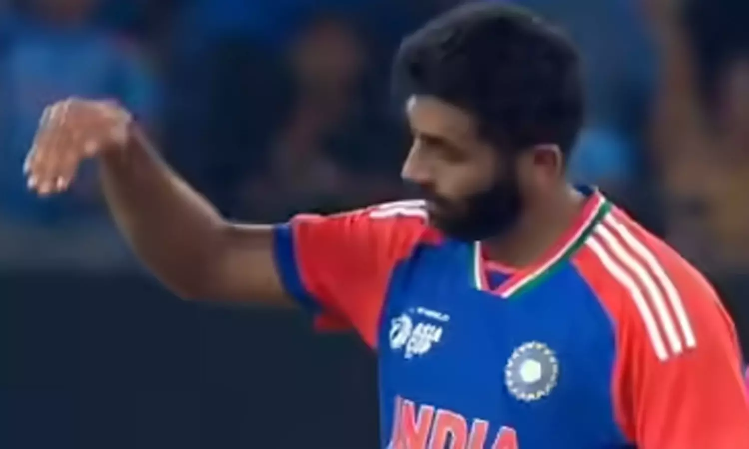 ஹரிஸ் ராஃப் செயலுக்கு ரிவெஞ்ச் எடுத்த பும்ரா: வைரலாகும் புகைப்படம் ஹரிஸ் ராஃப் செயலுக்கு ரிவெஞ்ச் எடுத்த பும்ரா: வைரலாகும் புகைப்படம்