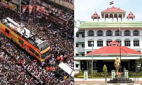 கரூர் கூட்டநெரிசல்: உயர்நீதிமன்ற நீதிபதி முன்பு த.வெ.க.வினர் முறையீடு - நாளை விசாரணை