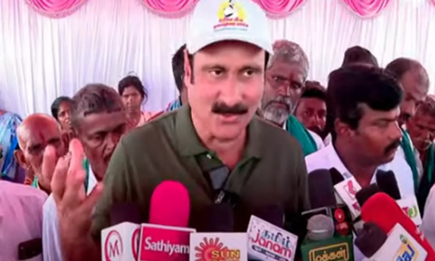 கரூர் கூட்டநெரிசல்: உடற்கூராய்வை அவசரமாக நடத்தியது ஏன்? - அன்புமணி