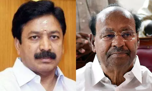 தைலாபுரம் தோட்டத்தில் ராமதாசுடன் சி.வி. சண்முகம் எம்.பி. திடீர் சந்திப்பு