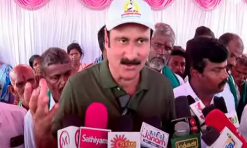 கரூர் கூட்டநெரிசல்: உடற்கூராய்வை அவசரமாக நடத்தியது ஏன்? - அன்புமணி