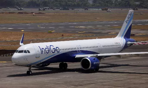 மும்பையில் இருந்து டெல்லி புறப்பட்ட விமானத்துக்கு வெடிகுண்டு மிரட்டல்