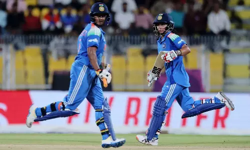 சரிவிலிருந்து மீட்ட தீப்தி சர்மா, அமன்ஜோத் கவுர்: இலங்கைக்கு 270 ரன்கள் இலக்கு நிர்ணயித்த இந்தியா