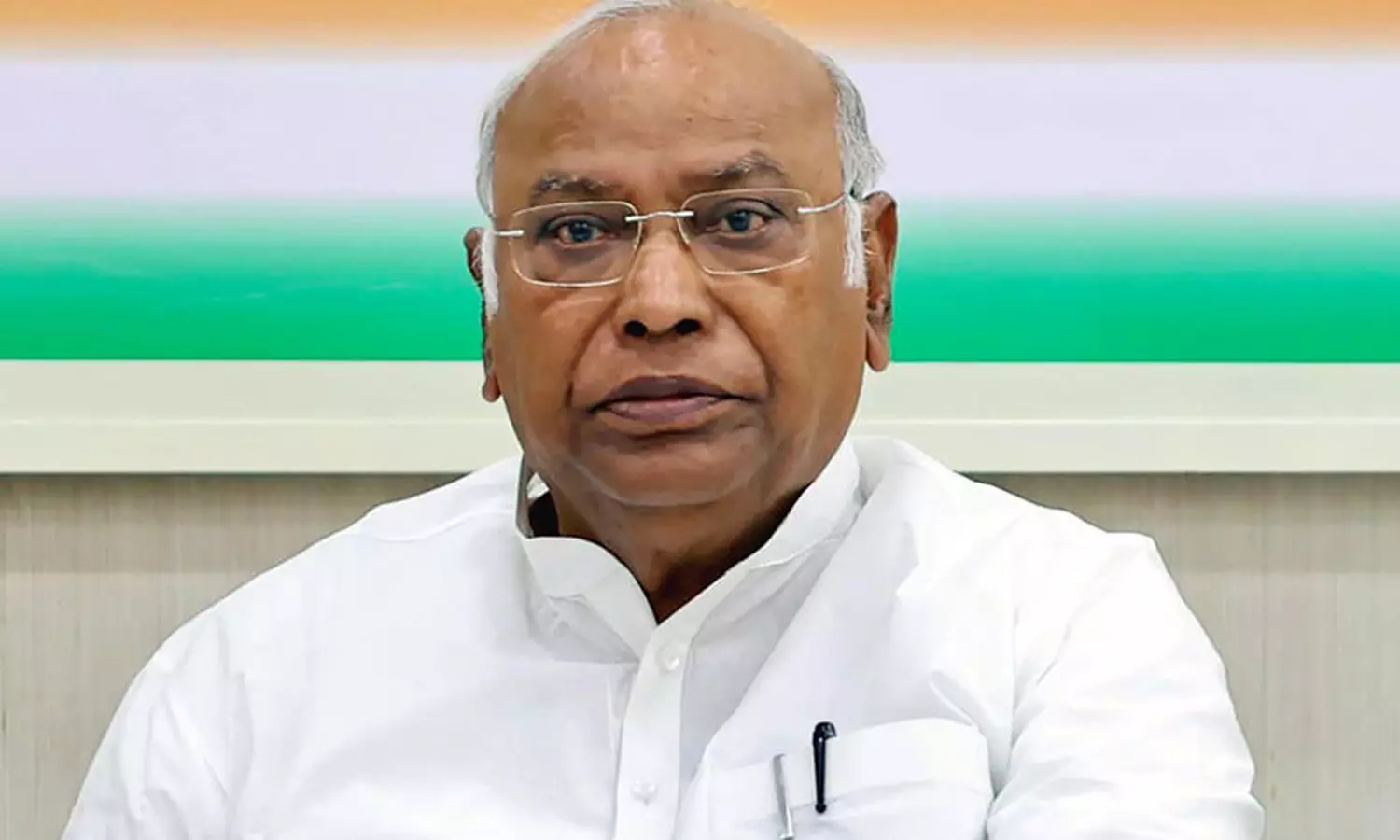 காங்கிரஸ் தலைவர் மல்லிகார்ஜுன கார்கே மருத்துவமனையில் அனுமதி