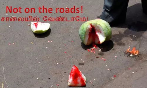 சாலையில் பூசணிக்காயை உடைக்க வேண்டாம்- போக்குவரத்து காவல்துறை