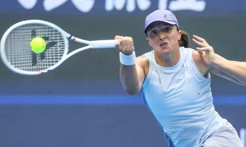 சீனா ஓபன் டென்னிஸ்: 4வது சுற்றில் நம்பர் 1 வீராங்கனை அதிர்ச்சி தோல்வி
