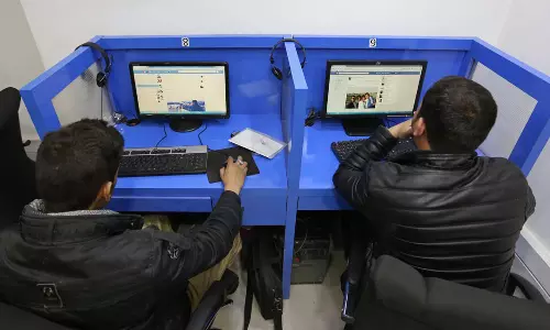 ஆப்கானிஸ்தானில் இணைய சேவை திடீர் முடக்கம்: மக்கள் கடும் அவதி