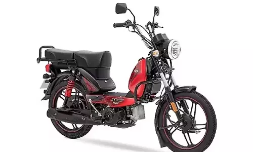 அலாய் வீல்களுடன் அறிமுகம் செய்யப்பட்ட டிவிஎஸ் XL100