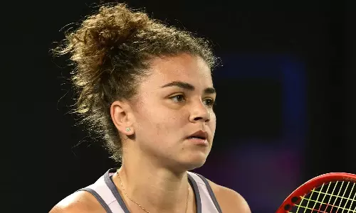 சீனா ஓபன் டென்னிஸ்: காலிறுதியில் இத்தாலி வீராங்கனை அதிர்ச்சி தோல்வி