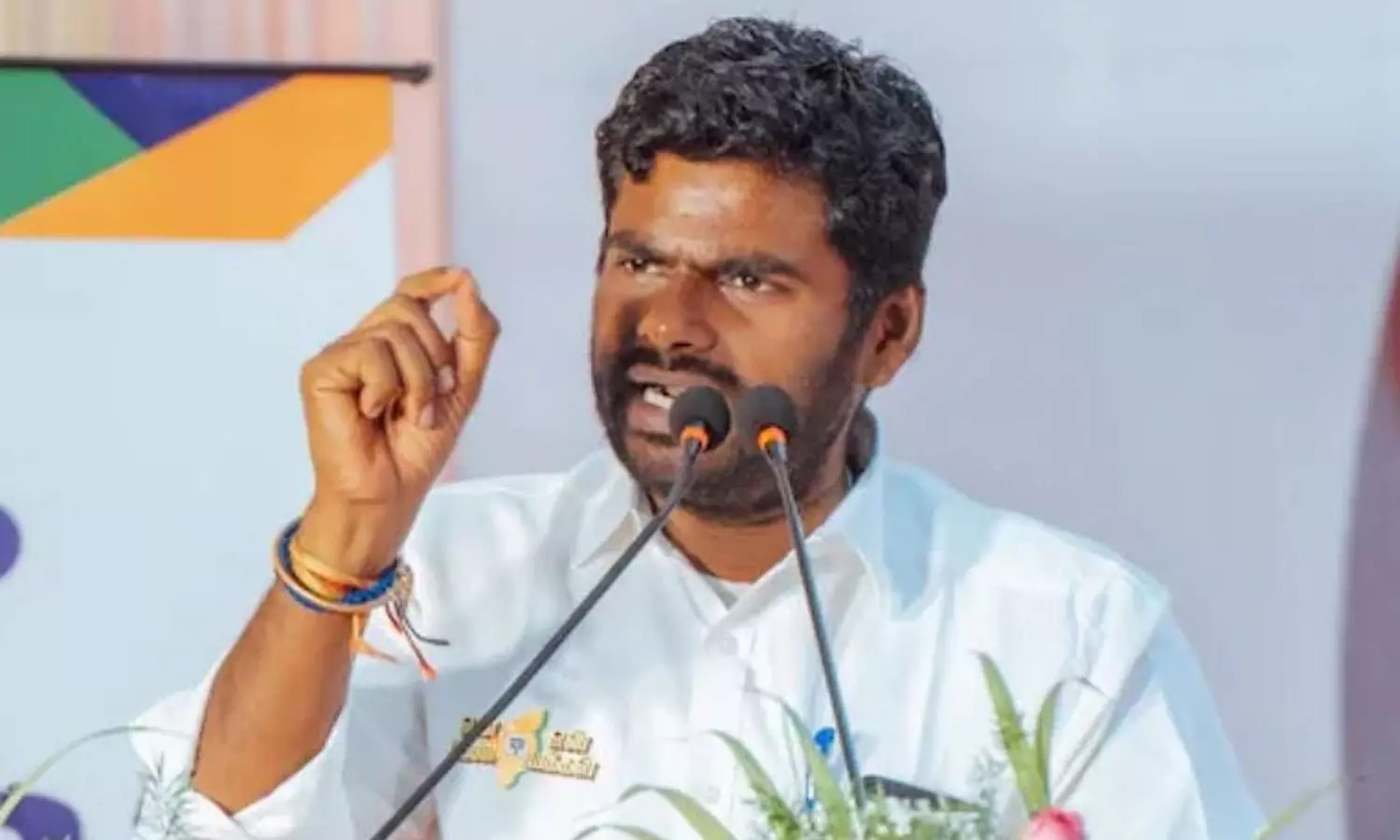 கரூர் சம்பவத்தை தொடர்ந்து அண்ணாமலை திடீர் டெல்லி பயணம் கரூர் சம்பவத்தை தொடர்ந்து அண்ணாமலை திடீர் டெல்லி பயணம்