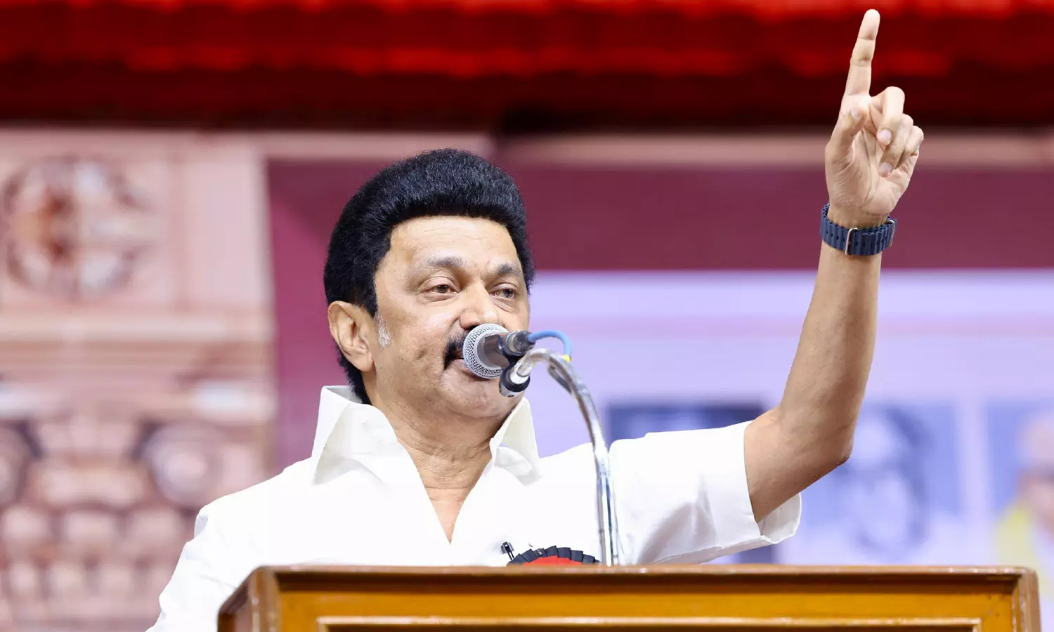 கரூர் கூட்ட நெரிசல்: ஒருவரை ஒருவர் குற்றம் சாட்டாமல், தீர்வை நோக்கிப் பயணிப்போம் - மு.க.ஸ்டாலின் கரூர் கூட்ட நெரிசல்: ஒருவரை ஒருவர் குற்றம் சாட்டாமல், தீர்வை நோக்கிப் பயணிப்போம் - மு.க.ஸ்டாலின்