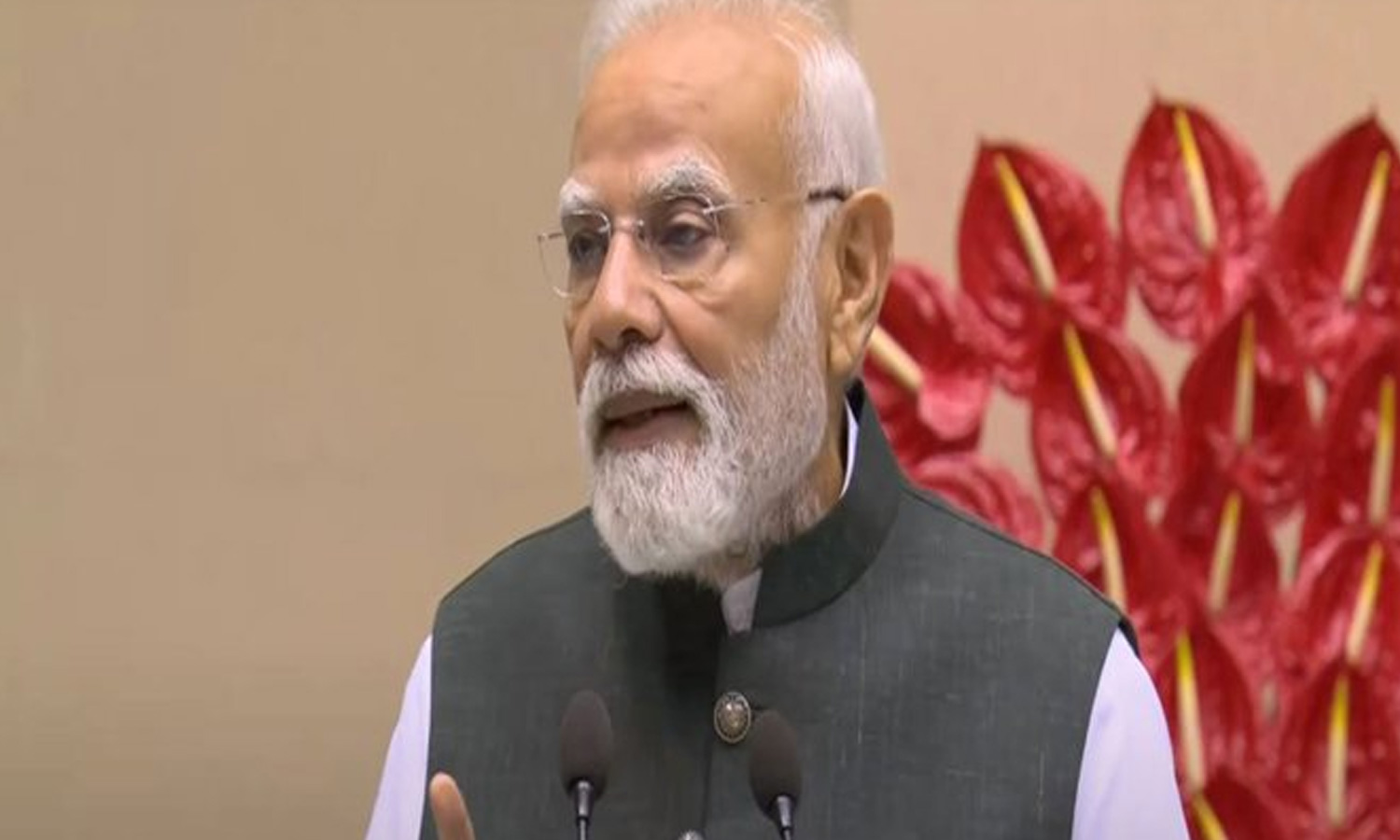 நாடு முழுவதும் 1000 ஐ.டி.ஐ.களை மேம்படுத்துவதே எங்கள் இலக்கு- பிரதமர் மோடி பேச்சு நாடு முழுவதும் 1000 ஐ.டி.ஐ.களை மேம்படுத்துவதே எங்கள் இலக்கு- பிரதமர் மோடி பேச்சு