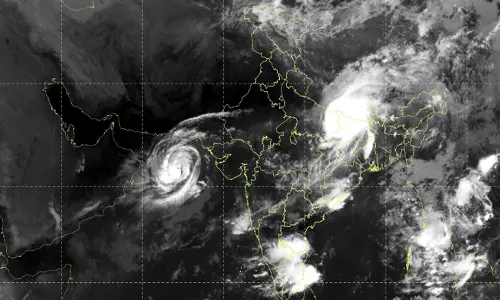 வடகிழக்கு பருவமழையின் முதல் சூறாவளி: அரபிக்கடலில் உருவான சக்தி புயல்- சென்னை உள்பட 12 மாவட்டங்களுக்கு கனமழை எச்சரிக்கை