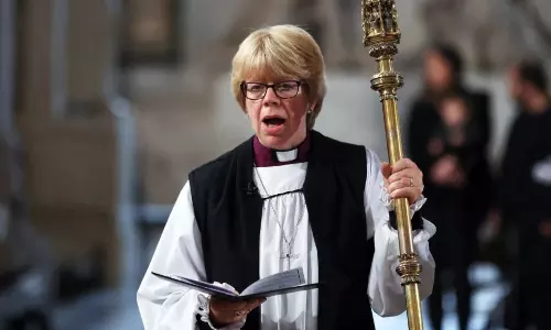 1400 ஆண்டுகால இங்கிலாந்து திருச்சபை வரலாற்றில் முதல் முறையாக பேராயர் ஆன பெண்!