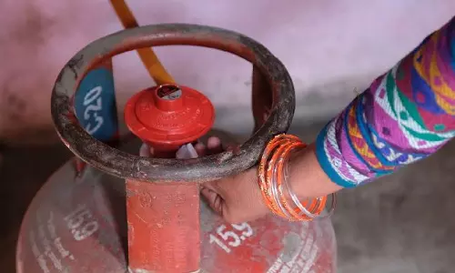 தமிழகத்தில் 2½ லட்சம் பேருக்கு இலவச கியாஸ் இணைப்பு வழங்க வாய்ப்பு